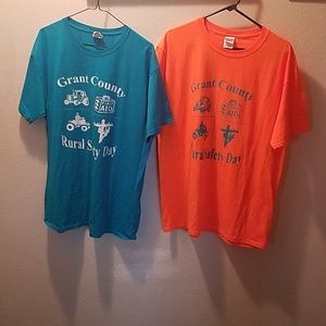 Pair of 2 Jerzees brand t-shirts